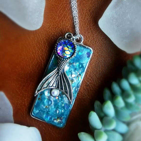 Mermaid Tail Splash - Picture 3 of 3